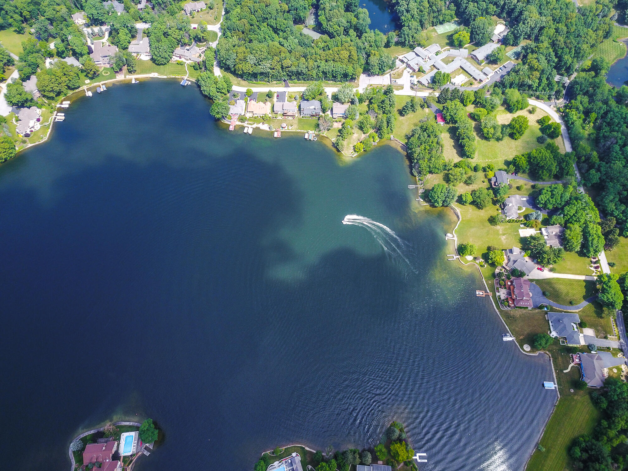 464 Roxbury Road Valparaiso, IN 46385 - Photo 7 of 12 a view of a flower