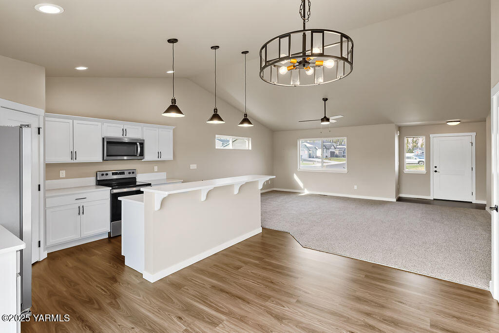 403 Pear Drive Tieton, WA 98947 - Photo 15 of 25 403PearDrInteriors-4