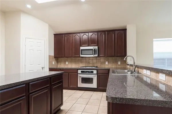 $2,600 | 1096 Wetland Drive, Frisco, TX 75033
