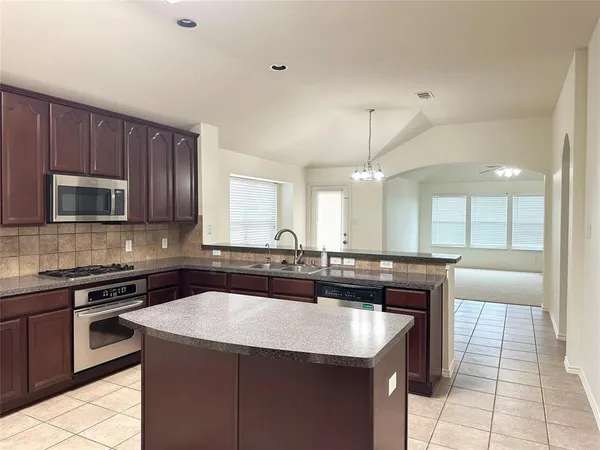 $2,600 | 1096 Wetland Drive, Frisco, TX 75033