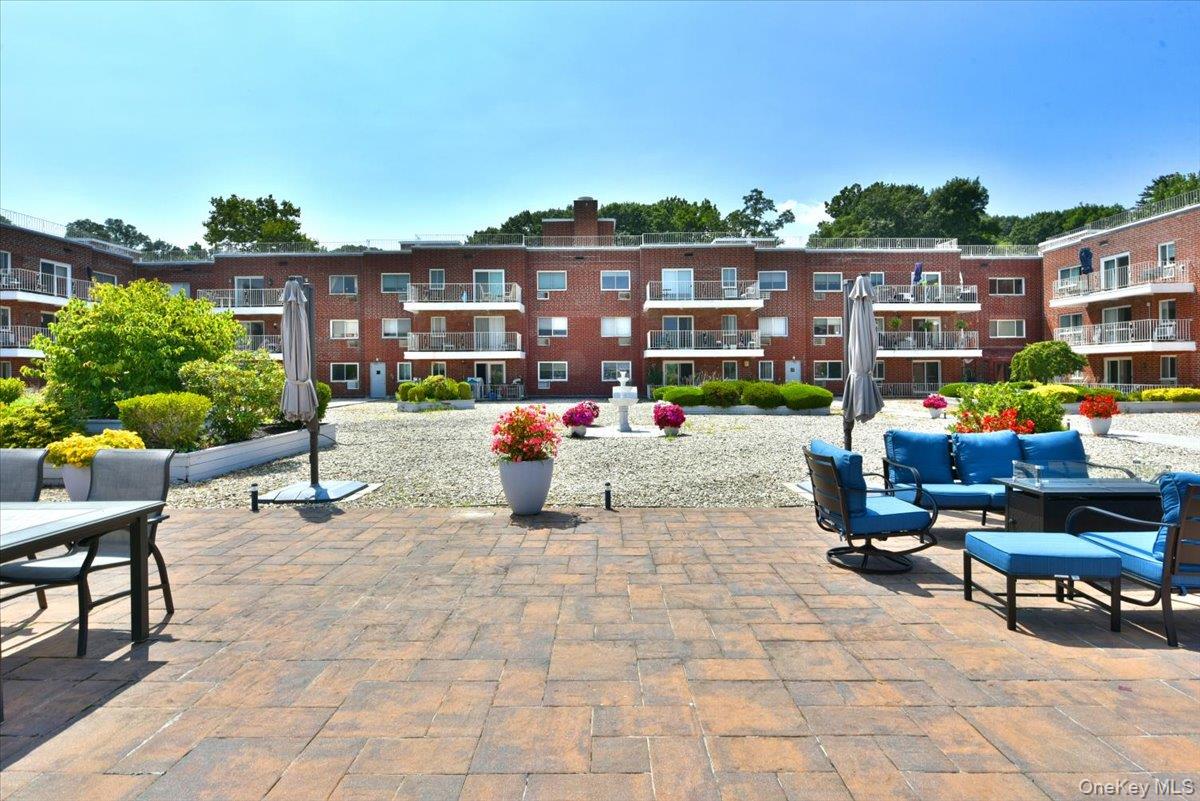 320 East Shore Road, Unit 2A Great Neck, NY 11023 - Photo 17 of 27 Back of Building