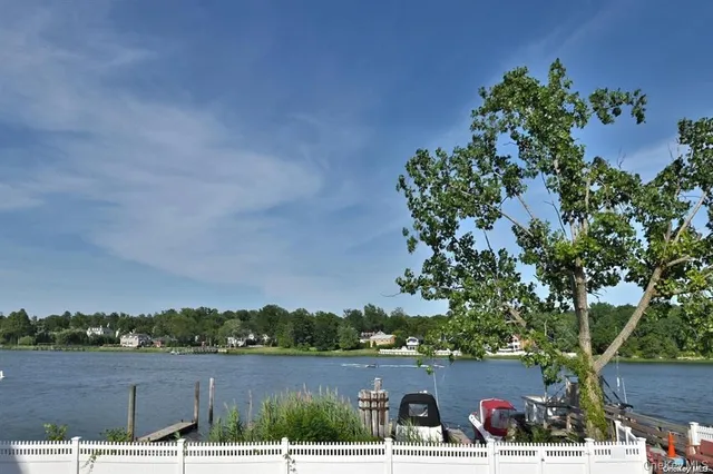 $456,500 | 320 East Shore Road, Unit 2A, Great Neck, NY 11023