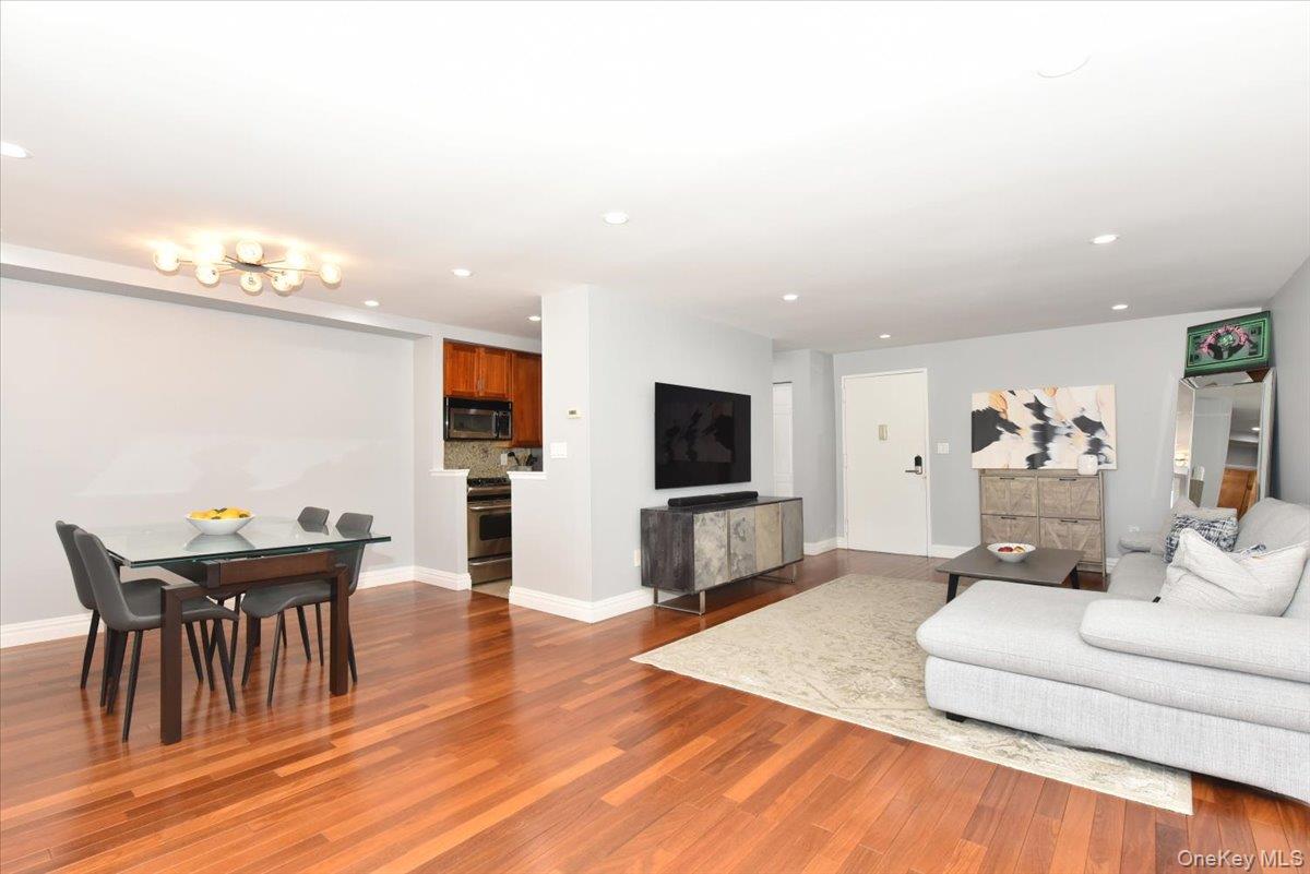 320 East Shore Road, Unit 2A Great Neck, NY 11023 - Photo 2 of 27 L-Shaped Living-Dining