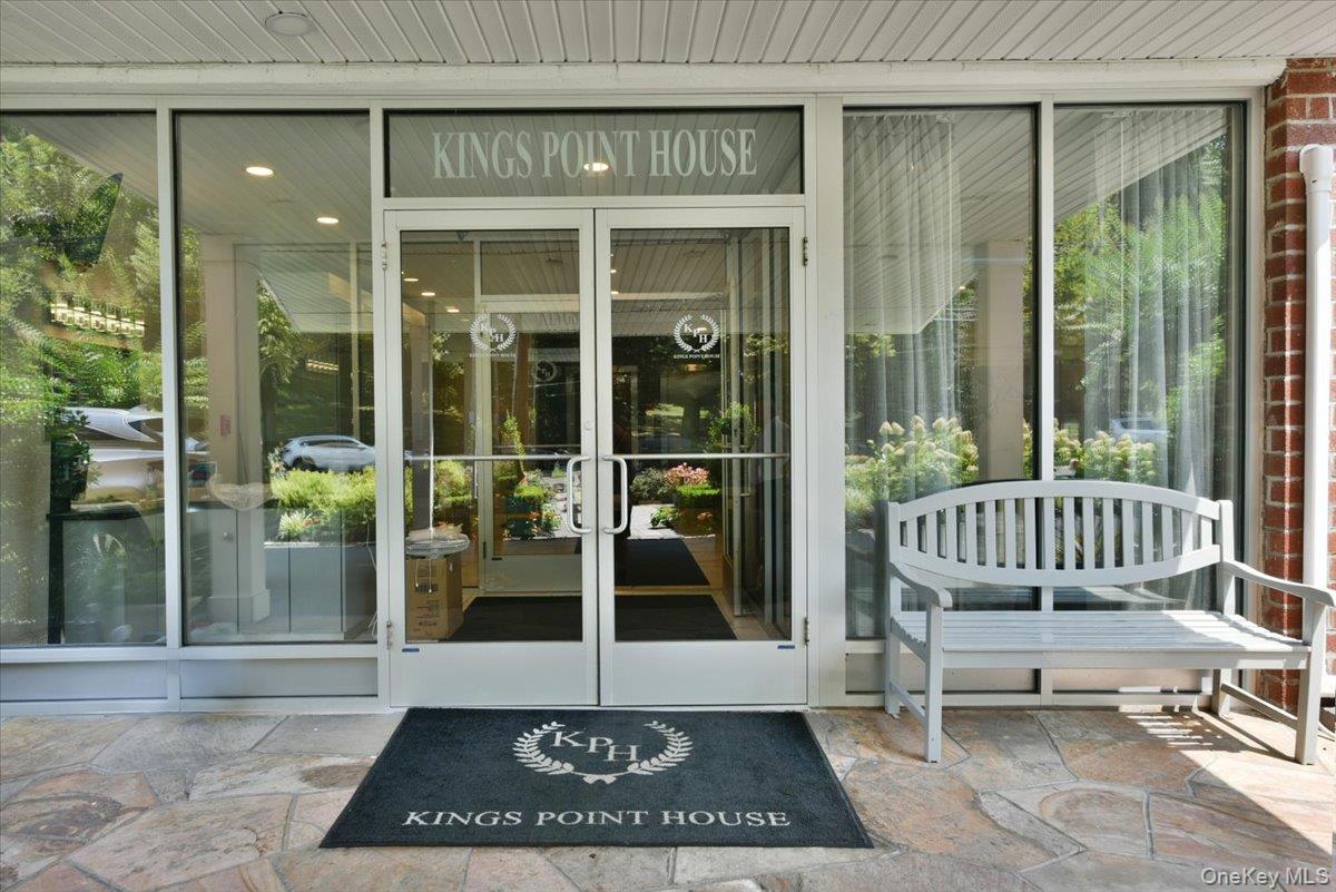 320 East Shore Road, Unit 2A Great Neck, NY 11023 - Photo 26 of 27 #2A at The Kings Point House at 320 East Shore Road 11023