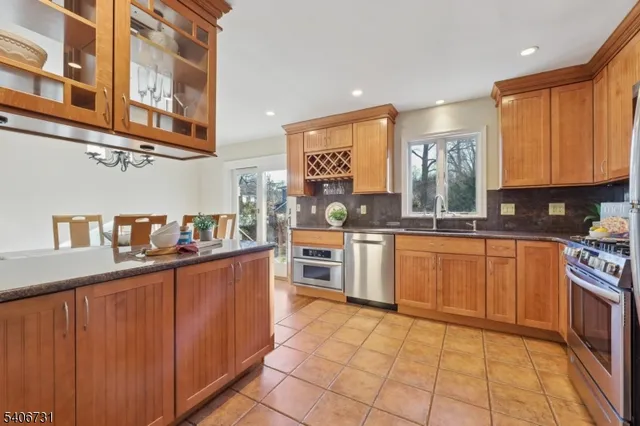 $875,000 | 34 Ascot Way, Summit, NJ 07901