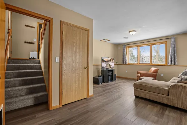 $379,900 | 2204 Valley Drive, Northfield, MN 55057