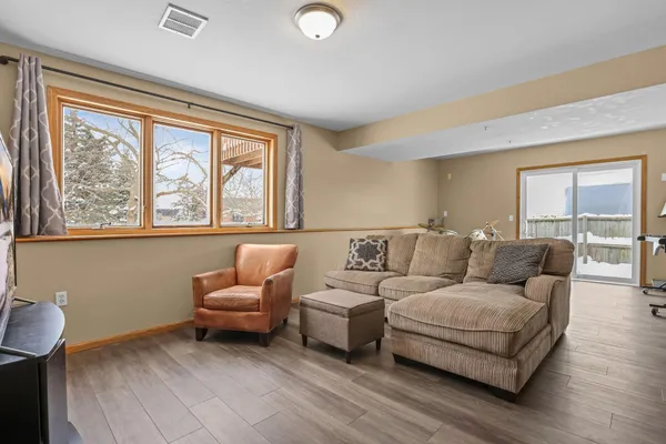 $379,900 | 2204 Valley Drive, Northfield, MN 55057