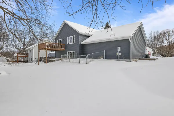 $379,900 | 2204 Valley Drive, Northfield, MN 55057