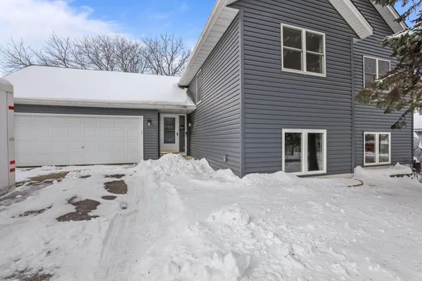 $379,900 | 2204 Valley Drive, Northfield, MN 55057