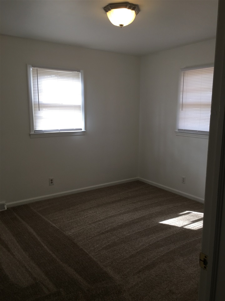 314 Skyline Road Greer, SC 29651 - Photo 8 of 10 Gallery Image 8