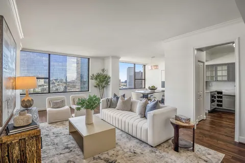 $325,000 | 15 Greenway Plaza, Unit 12D, Houston, TX 77046