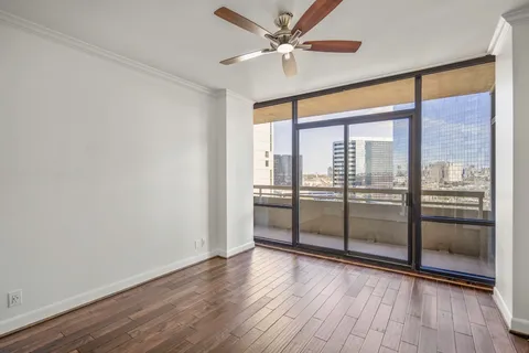$325,000 | 15 Greenway Plaza, Unit 12D, Houston, TX 77046