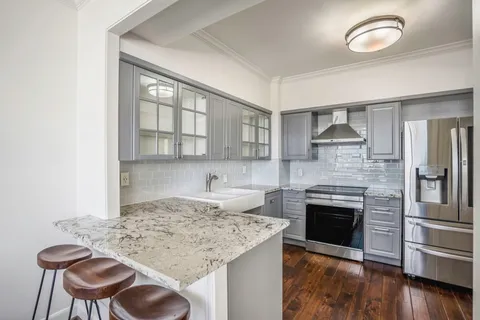 $325,000 | 15 Greenway Plaza, Unit 12D, Houston, TX 77046