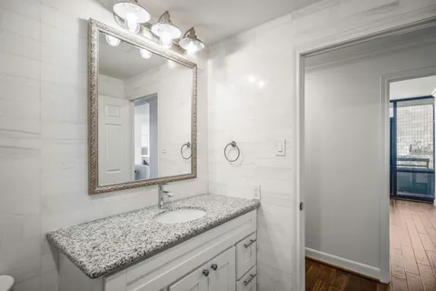 $325,000 | 15 Greenway Plaza, Unit 12D, Houston, TX 77046