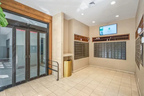 $325,000 | 15 Greenway Plaza, Unit 12D, Houston, TX 77046