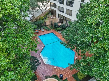 $325,000 | 15 Greenway Plaza, Unit 12D, Houston, TX 77046