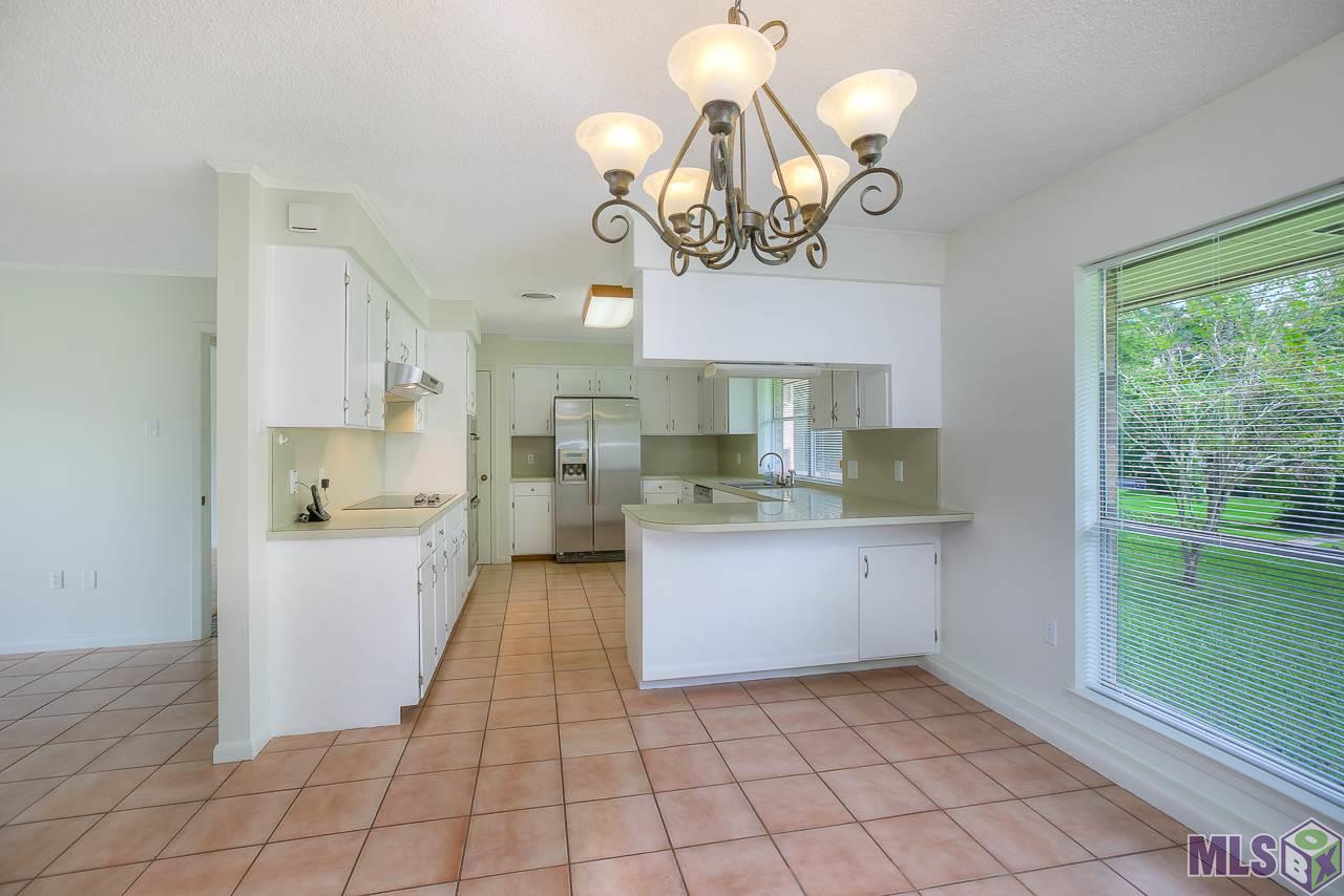 864 Diron Circle Baton Rouge, LA 70810 - Photo 14 of 25 Breakfast Area