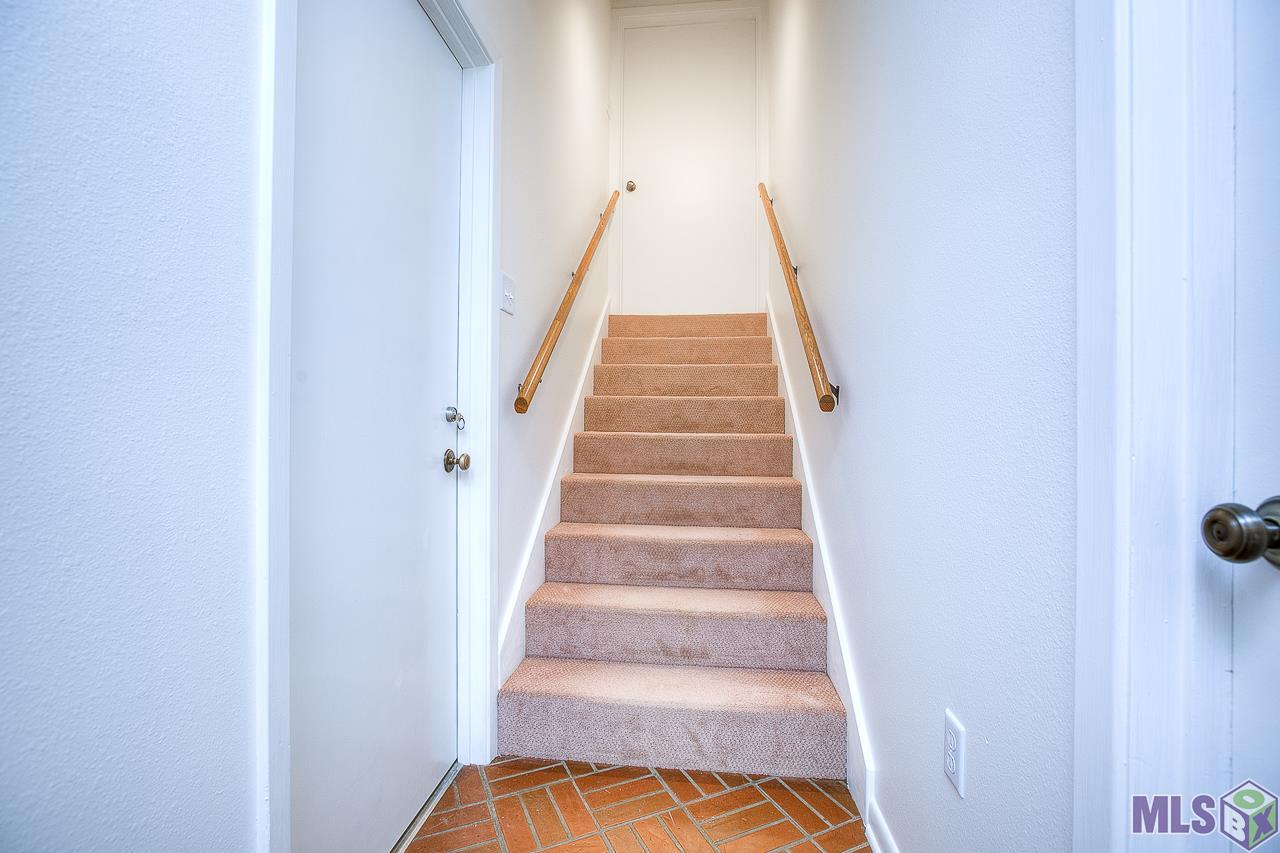 864 Diron Circle Baton Rouge, LA 70810 - Photo 23 of 25 Stairway to Second Floor