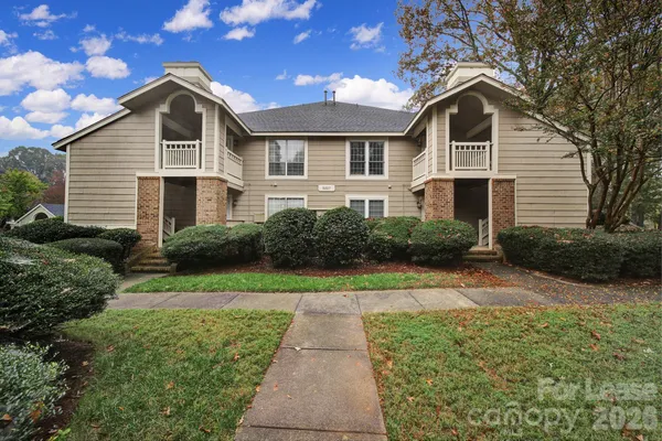 $1,695 | 5007 Sharon Road, Unit E, Charlotte, NC 28210