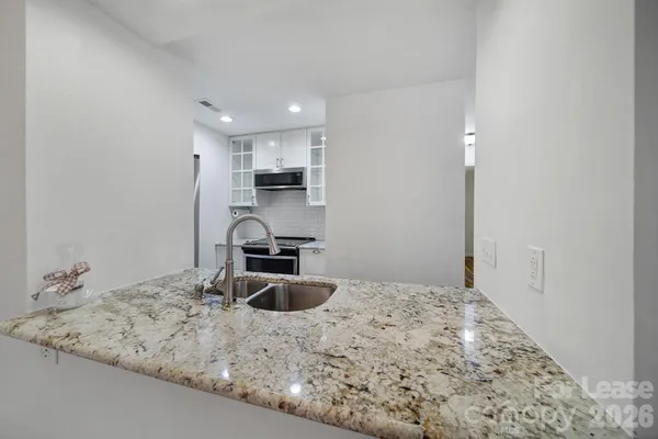 $1,695 | 5007 Sharon Road, Unit E, Charlotte, NC 28210