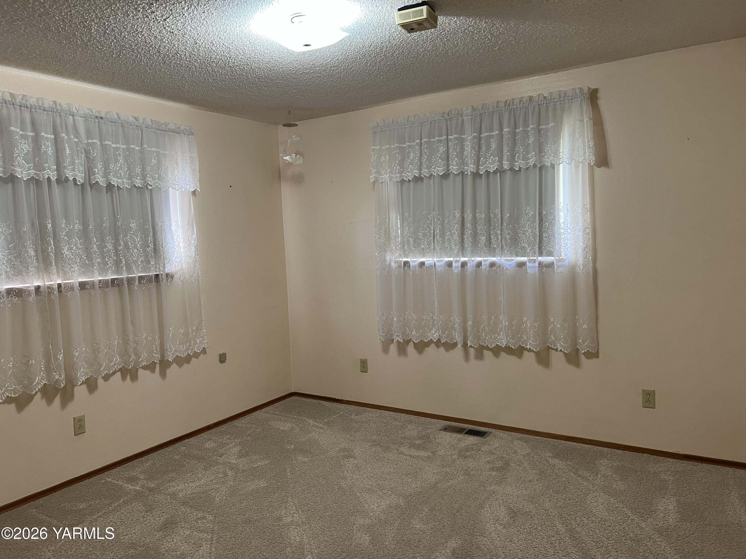 2091 Ashue Road Wapato, WA 98951 - Photo 14 of 27 IMG_2191