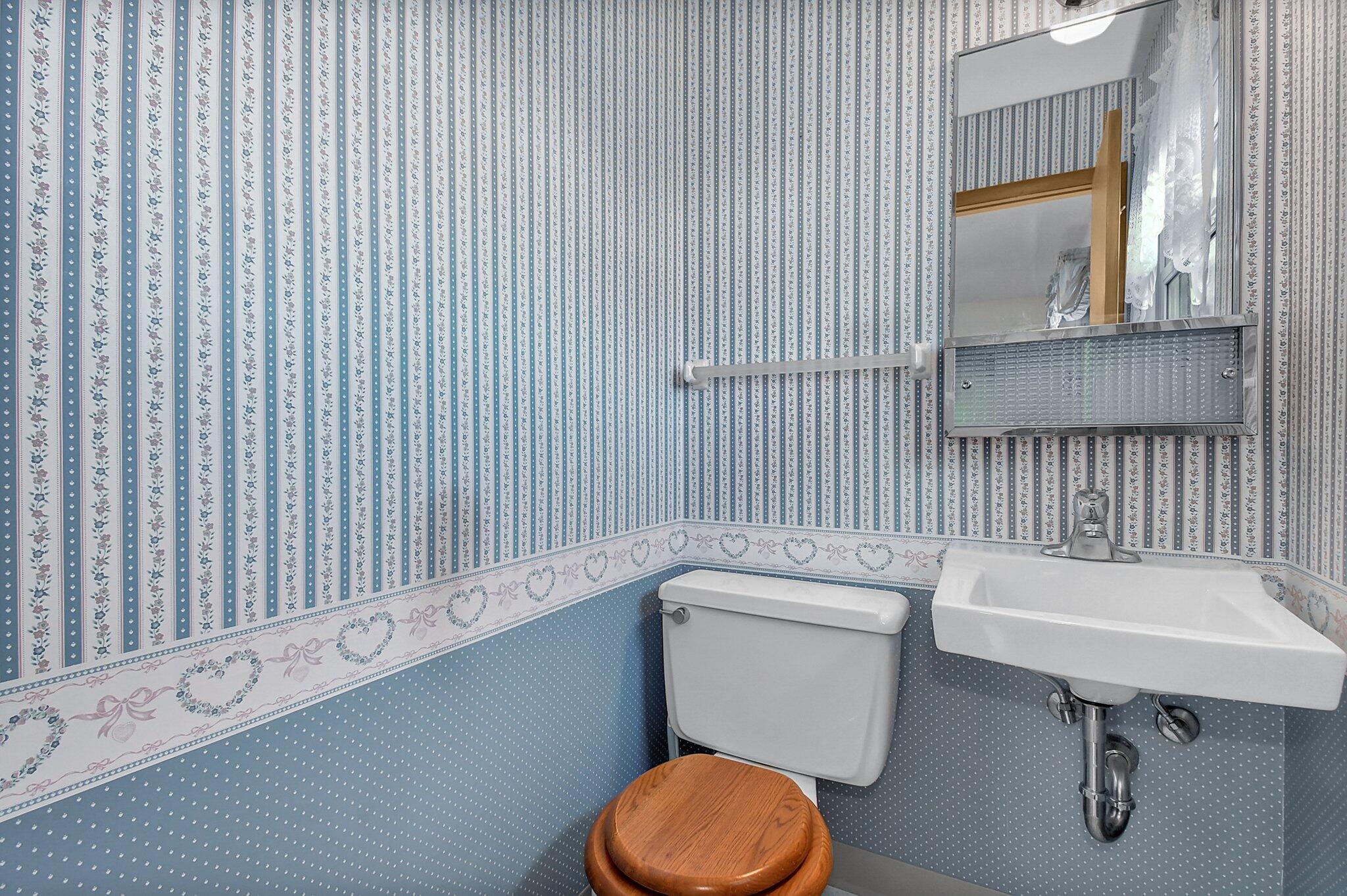 429 Amity Road Galloway, OH 43119 - Photo 16 of 27 1/2 Bath off #3 Bedroom