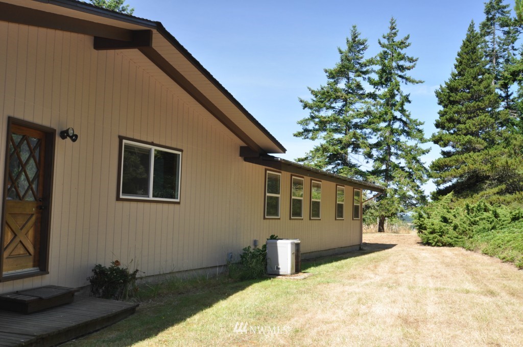 242 Lopez Hill Road Lopez Island, WA 98261 - Photo 8 of 24