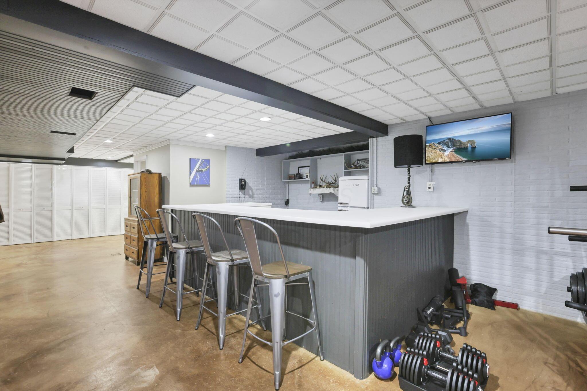 10944 Wilson Road Utica, OH 43080 - Photo 48 of 81 Finished Basement with Bar