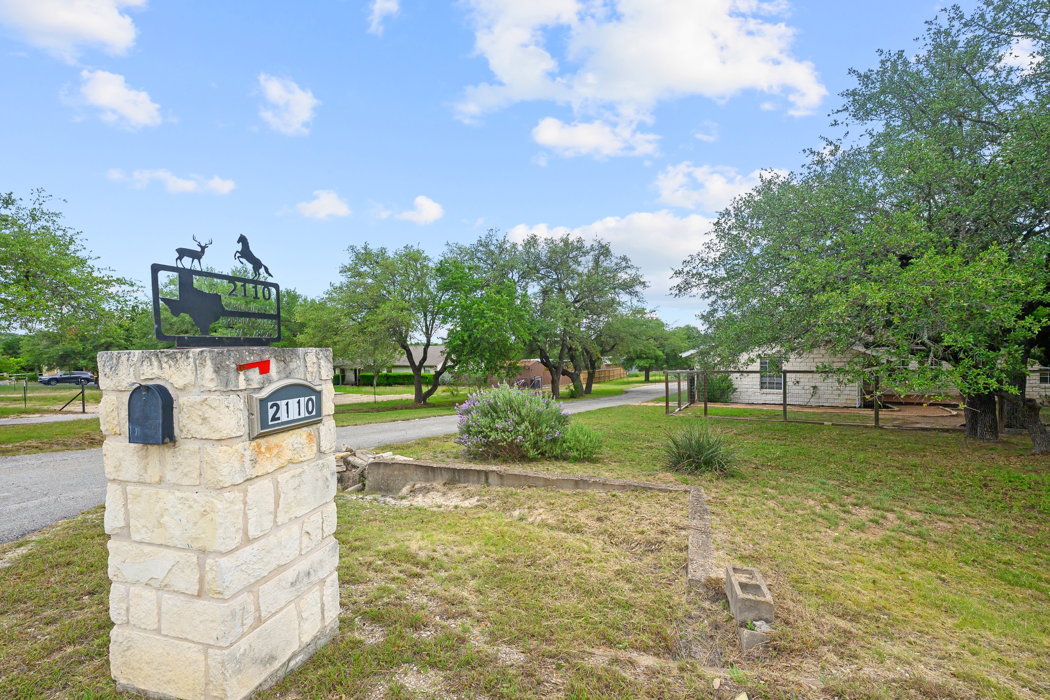2110 Spring Valley Drive Dripping Springs, TX 78620 - Photo 4 of 40