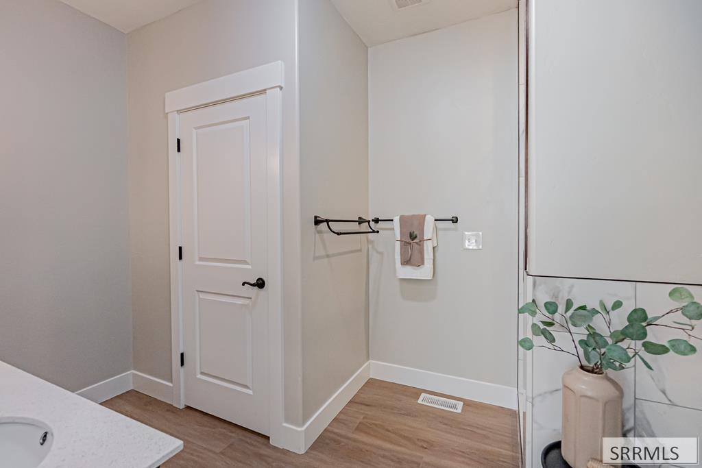 3184 South Chartwell Garden Ammon, ID 83406 - Photo 16 of 32