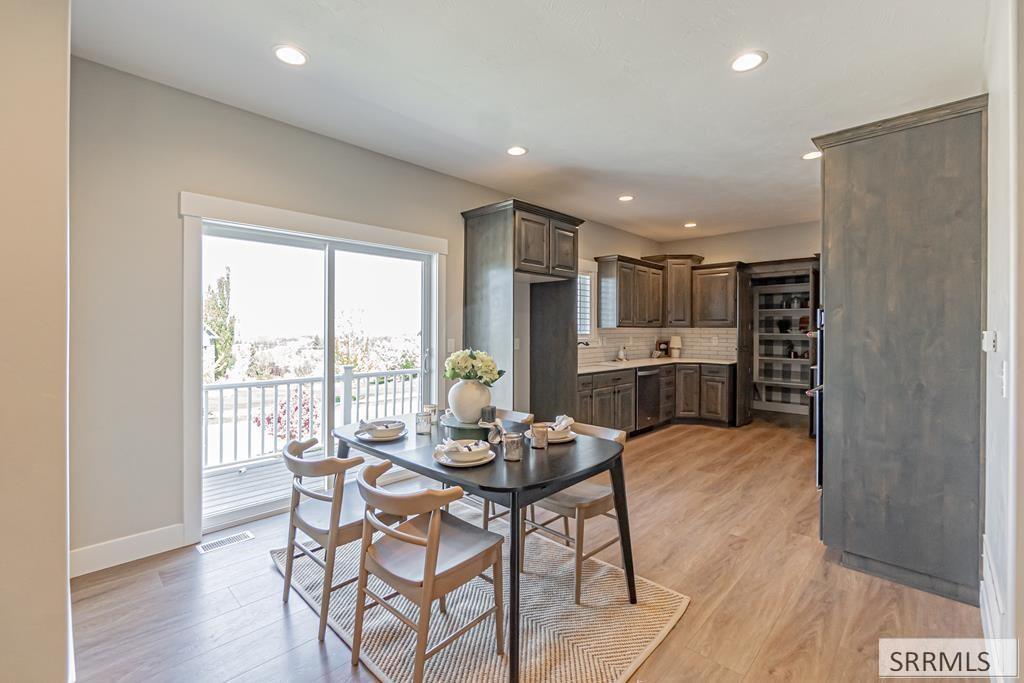 3184 South Chartwell Garden Ammon, ID 83406 - Photo 5 of 32