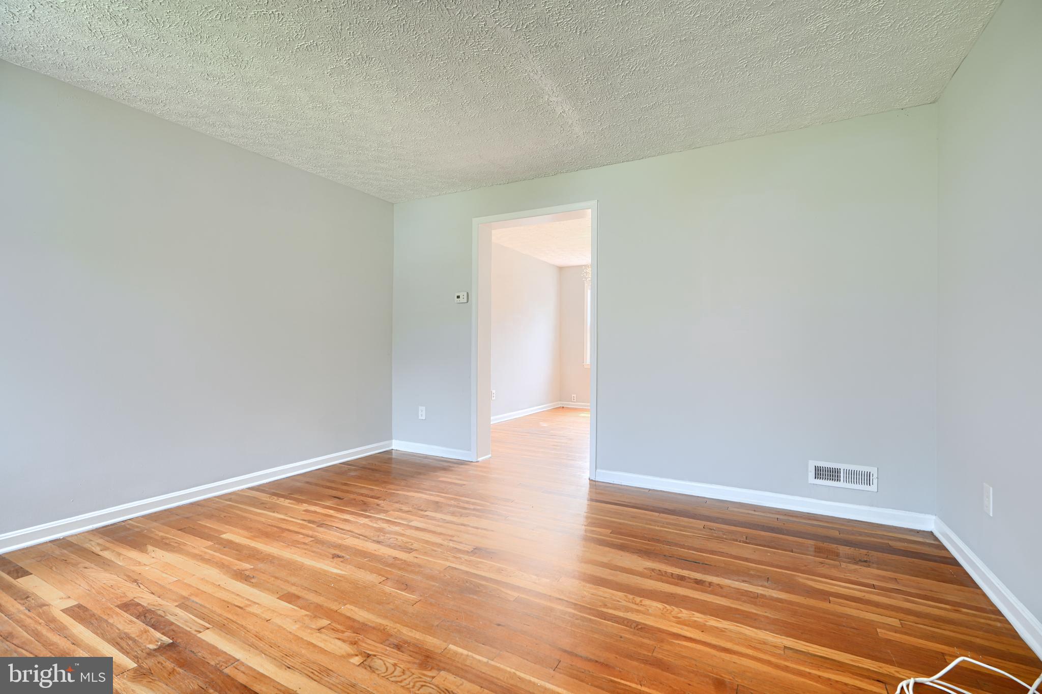 7 Cardinal Road Essex, MD 21221 - Photo 4 of 31