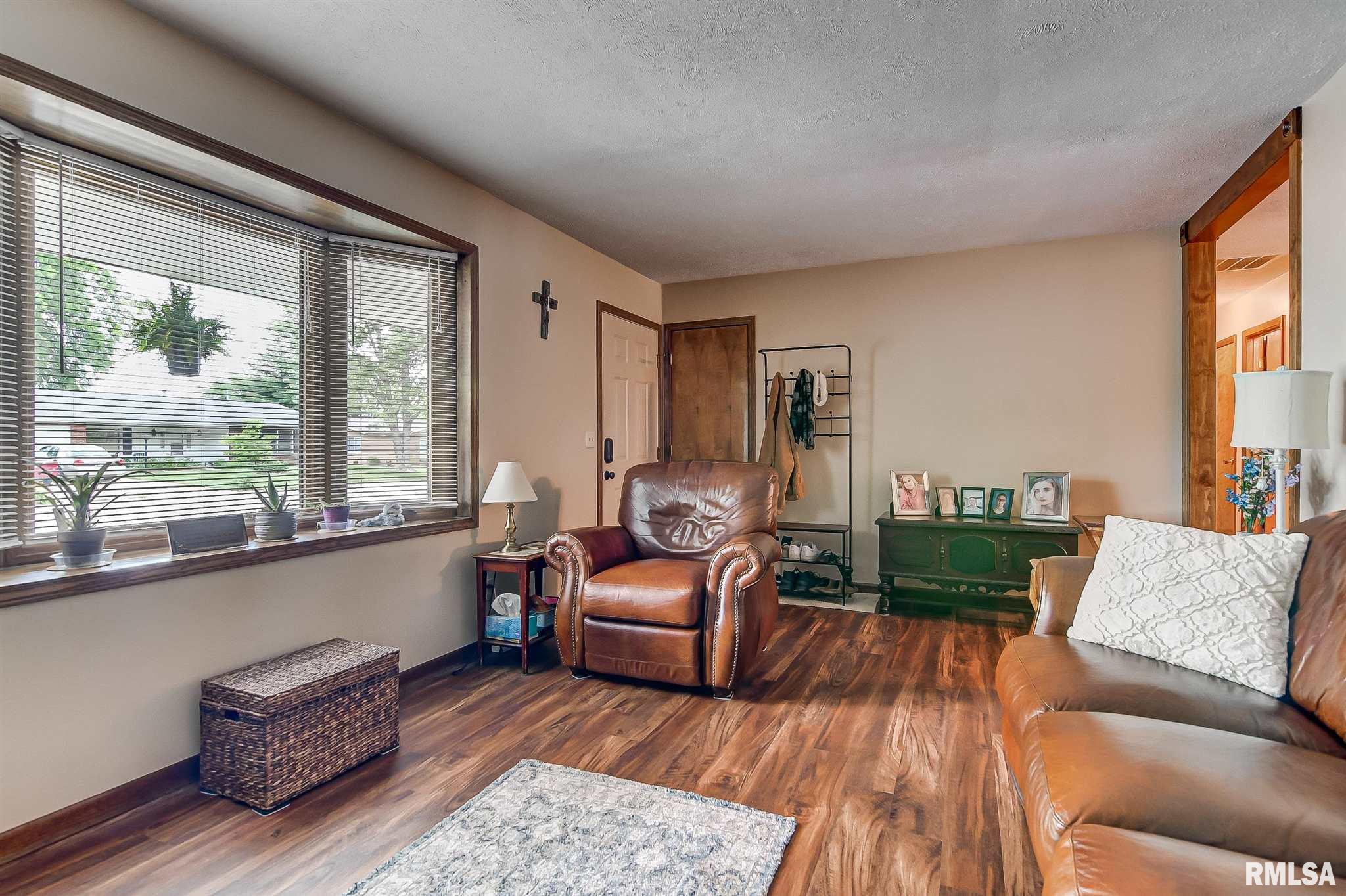 42 Woods Mill Road Sherman, IL 62684 - Photo 8 of 41 Gallery Image 8