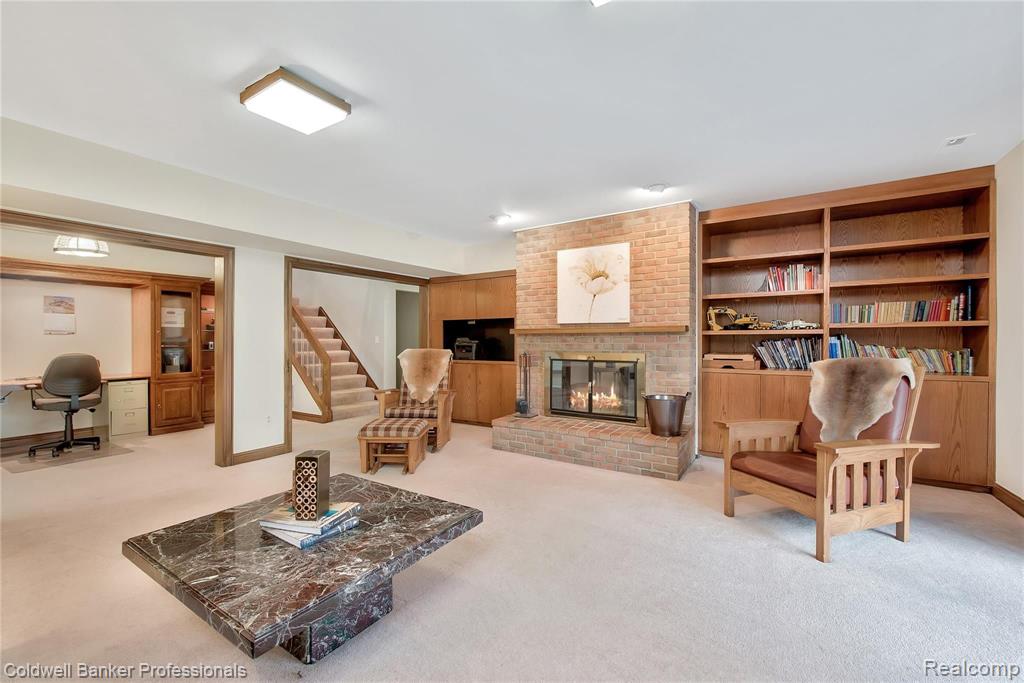 135 West Hickory Grove Road Bloomfield Hills, MI 48304 - Photo 25 of 42