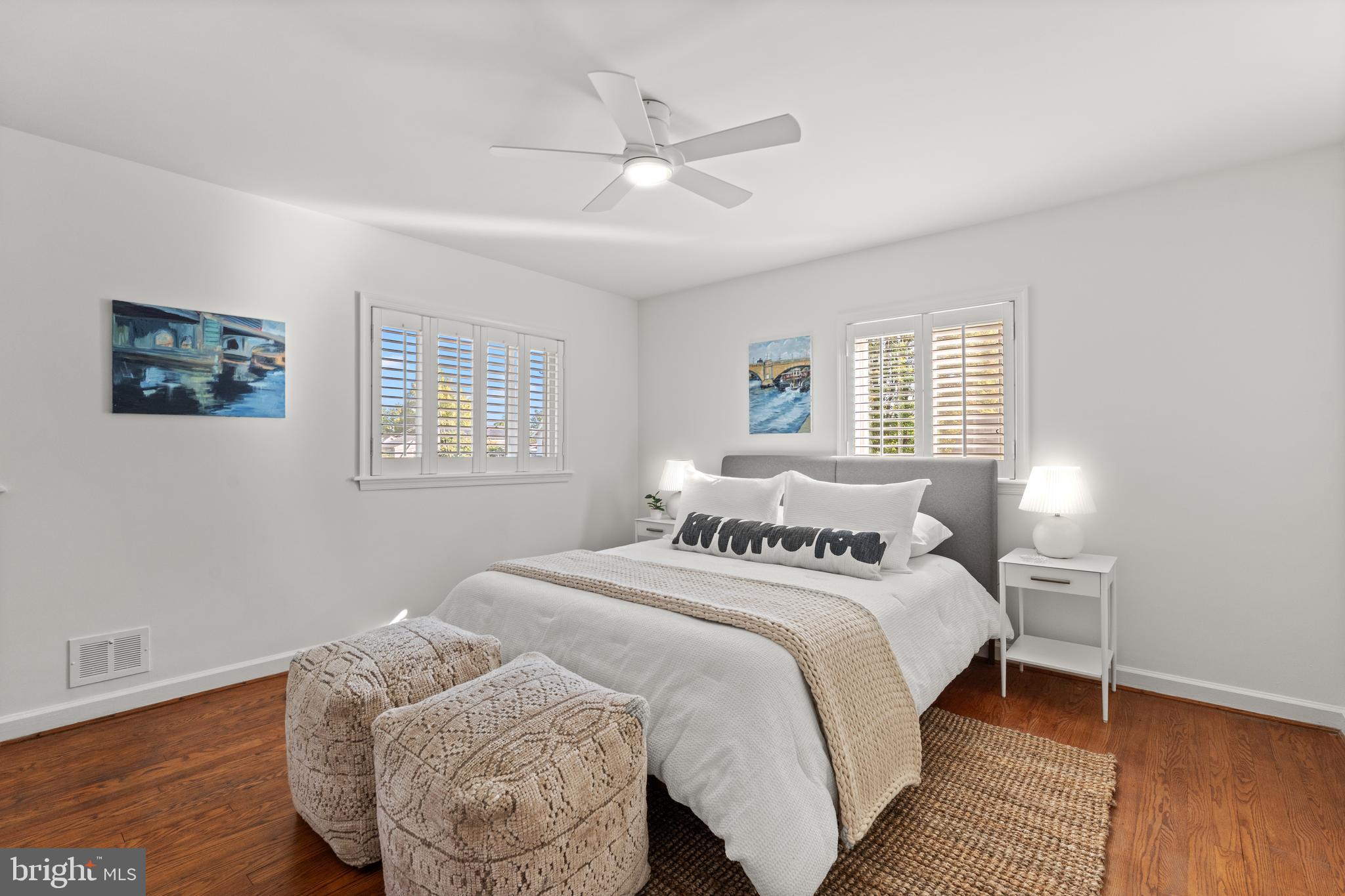 307 East Oxford Avenue, Unit 1/2 Alexandria, VA 22301 - Photo 17 of 34 a bedroom with bed and a window