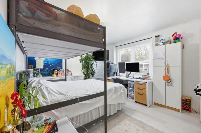 $365,000 | 105 West Edgewood Avenue, Linwood, NJ 08221