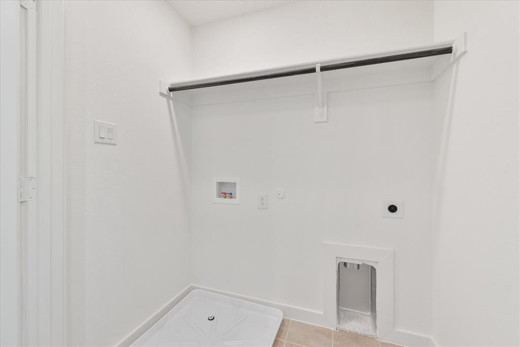 1215 Chestnut Court Runaway Bay, TX 76426 - Photo 18 of 28 a view of small space