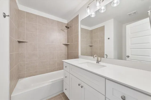 $1,900 | 1215 Chestnut Court, Runaway Bay, TX 76426