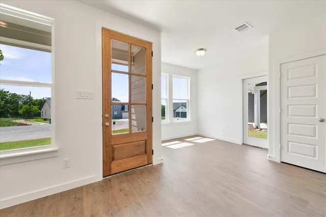 $1,900 | 1215 Chestnut Court, Runaway Bay, TX 76426