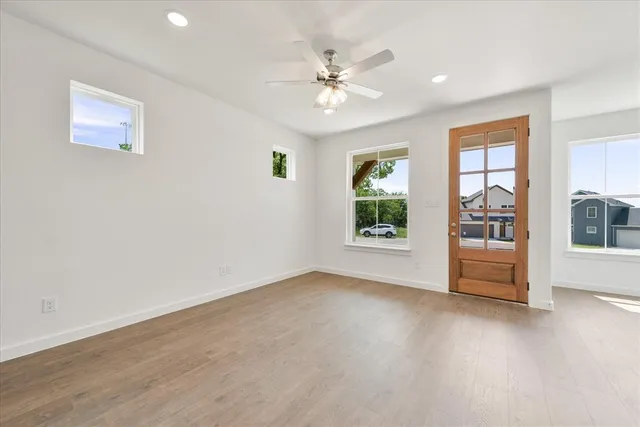 $1,900 | 1215 Chestnut Court, Runaway Bay, TX 76426