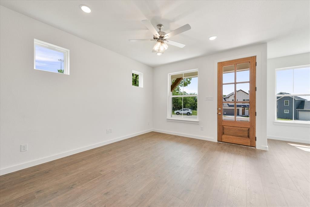 1215 Chestnut Court Runaway Bay, TX 76426 - Photo 7 of 28