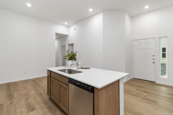 $1,650 | 5111 Cindy Brook, Unit 1, San Antonio, TX 78253