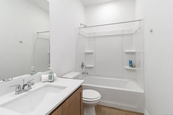 $1,650 | 5111 Cindy Brook, Unit 1, San Antonio, TX 78253