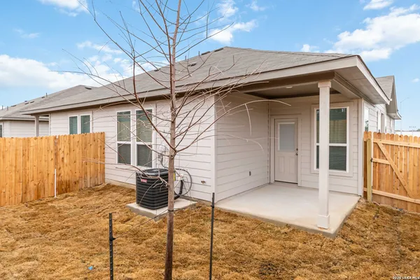 $1,650 | 5111 Cindy Brook, Unit 1, San Antonio, TX 78253