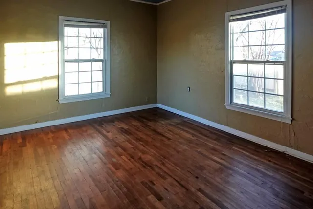 $243,585 | 125 West Mesquite Street, Dublin, TX 76446