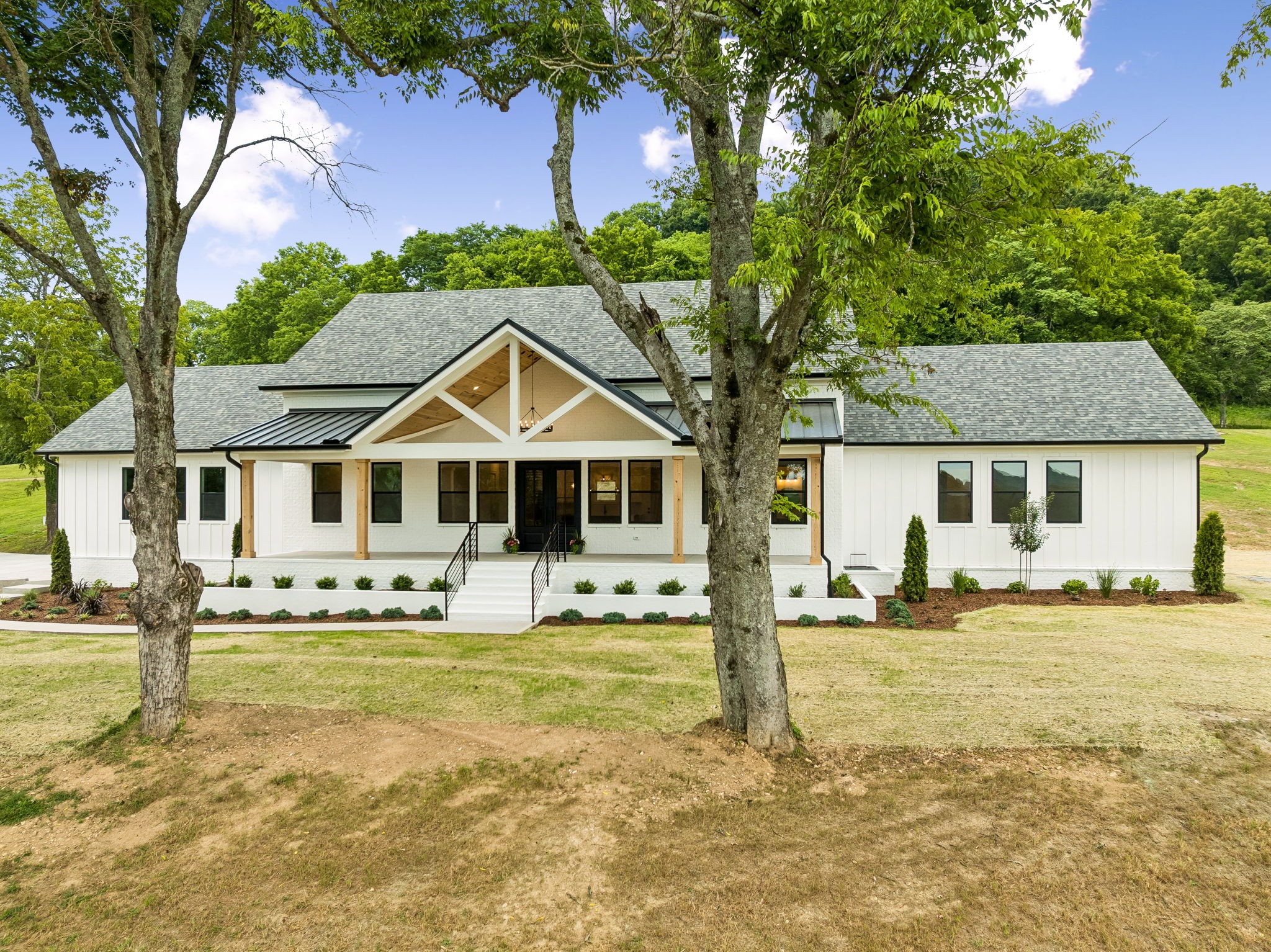 2472 Taylor Road Columbia, TN 38401 - Photo 2 of 100 Gallery Image 2