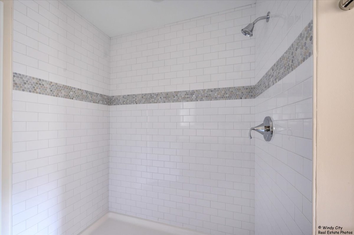 413 Haber Road, Unit 5 Cary, IL 60013 - Photo 13 of 18