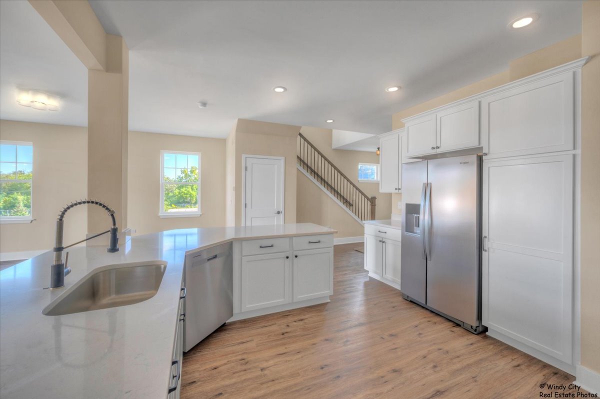 413 Haber Road, Unit 5 Cary, IL 60013 - Photo 3 of 18