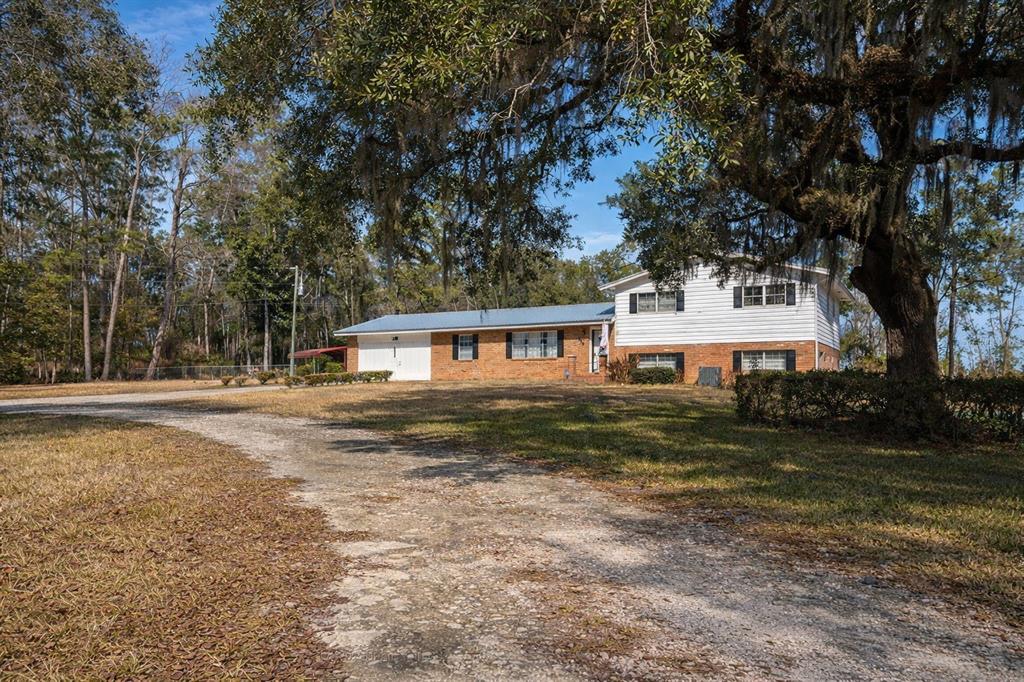 355 Southwest Marvin Burnett Road Lake City, FL 32025 - Photo 6 of 65