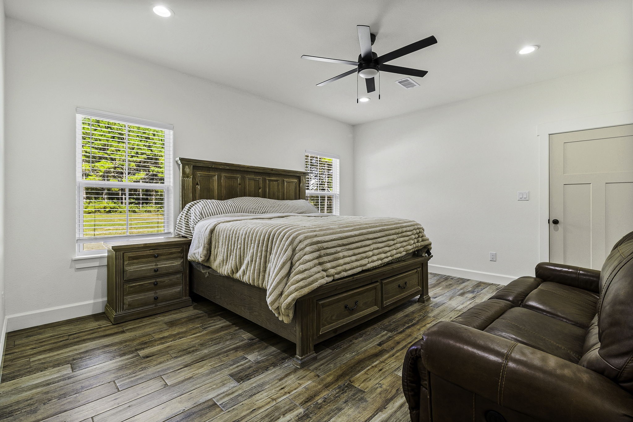 879 Tram Road Livingston, TX 77351 - Photo 24 of 43 Primary bedroom